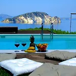 Villa Exensian &