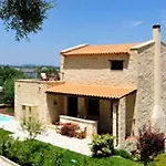 Villa Exensian &