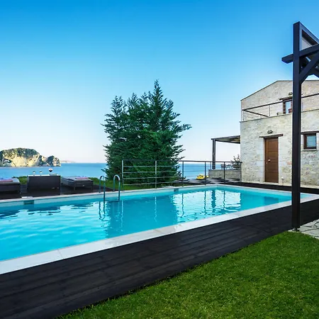 Exensian & ヴィラ Marathiás