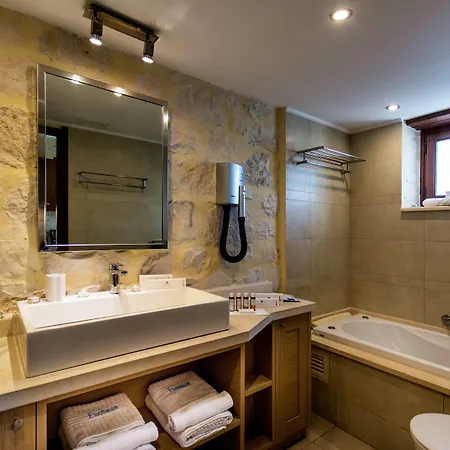 Exensian & * Marathiás