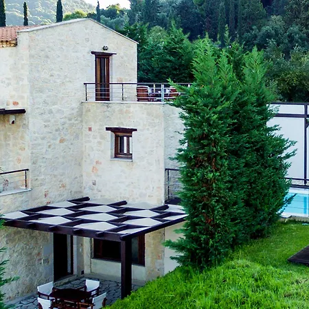 Exensian & ヴィラ Marathiás