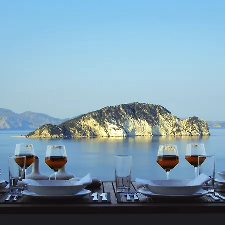 Exensian & Villa Marathiás