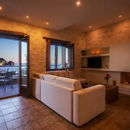 Exensian & ヴィラ Marathiás