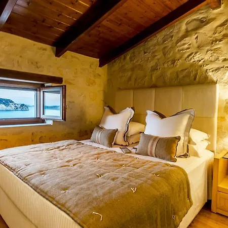 Exensian & Marathiás