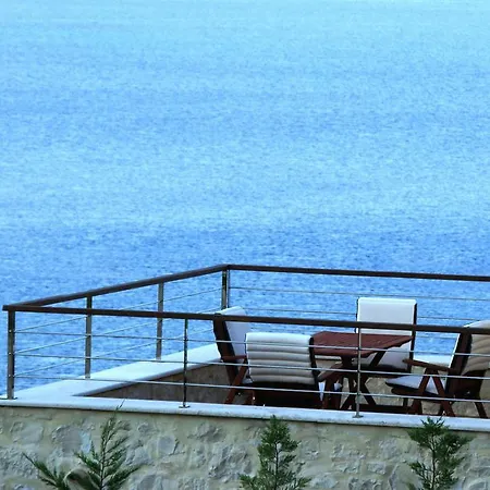 Exensian & ヴィラ Marathiás