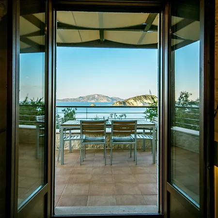 Exensian & Marathiás