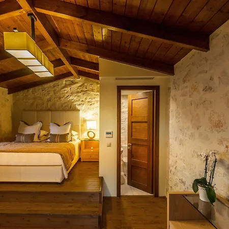 Exensian Villas&suites Marathiás